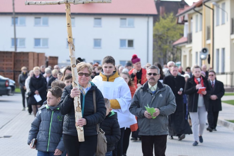 Wielki Piątek. Droga Krzyżowa przez ulicami Świdnicy