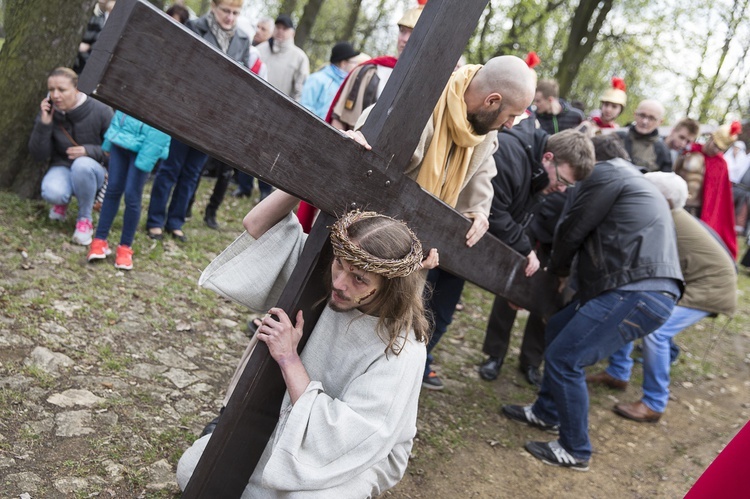 Wielkopiątkowe Misterium w Piekarach Śląskich