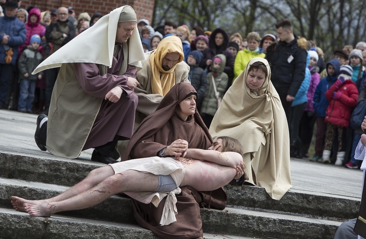 Wielkopiątkowe Misterium w Piekarach Śląskich