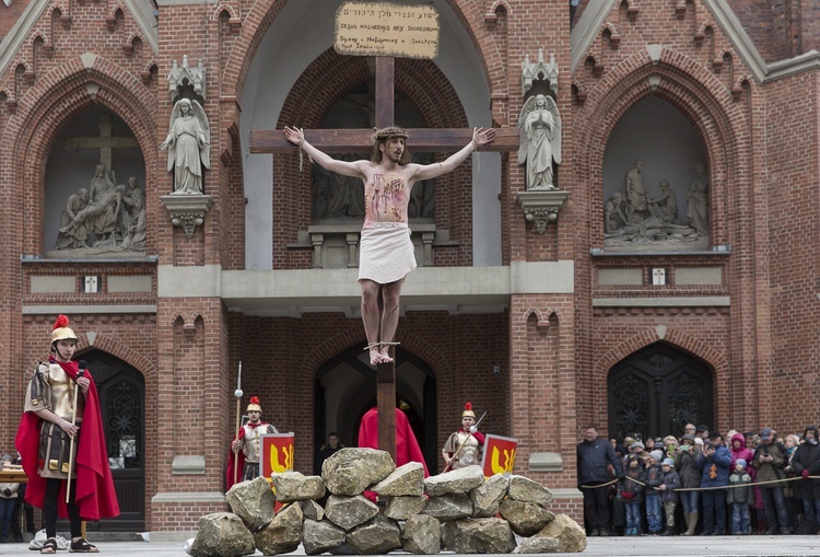 Wielkopiątkowe Misterium w Piekarach Śląskich