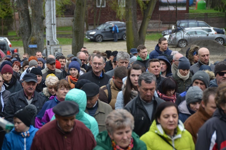 Droga krzyżowa na Święty Krzyż 