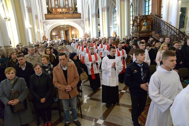 Adoracje przy Grobie Pańskim