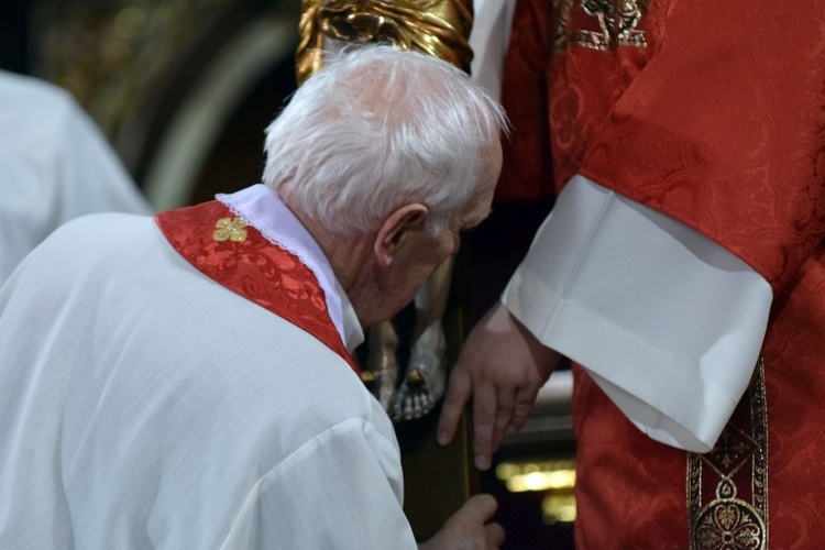 Wielki Piątek. Liturgia Męki Pańskiej w katedrze