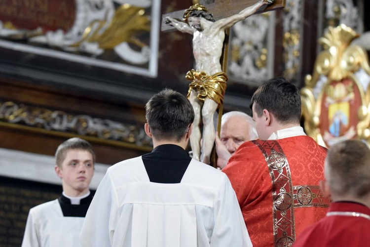 Wielki Piątek. Liturgia Męki Pańskiej w katedrze