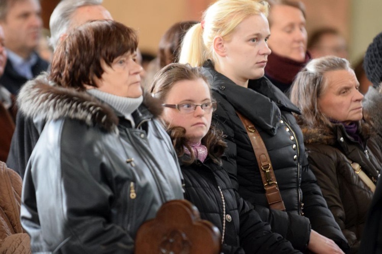 Wielki Piątek. Liturgia Męki Pańskiej w katedrze