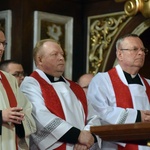 Wielki Piątek. Liturgia Męki Pańskiej w katedrze