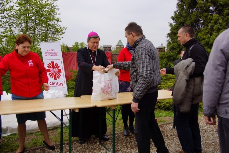 200 paczek dla najuboższych