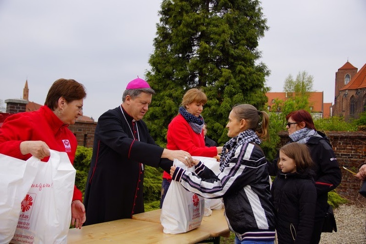 200 paczek dla najuboższych