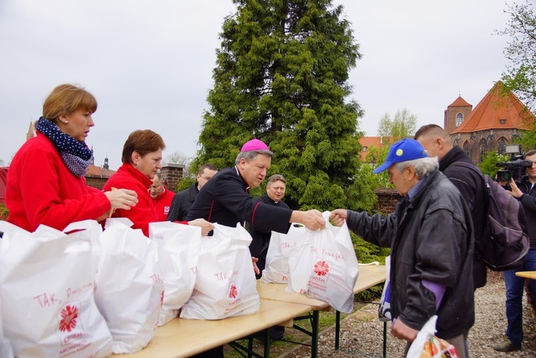 200 paczek dla najuboższych