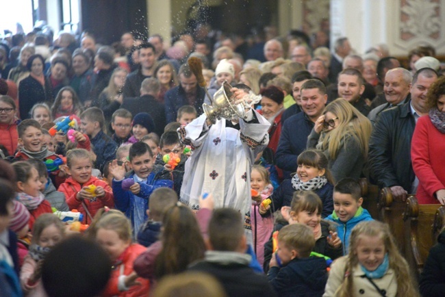 Dyngus w kolegiacie św. Bartłomieja w Opocznie