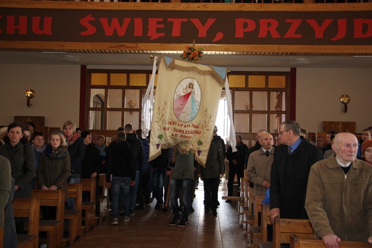 Chorągwiarze z parafii w Boczkach