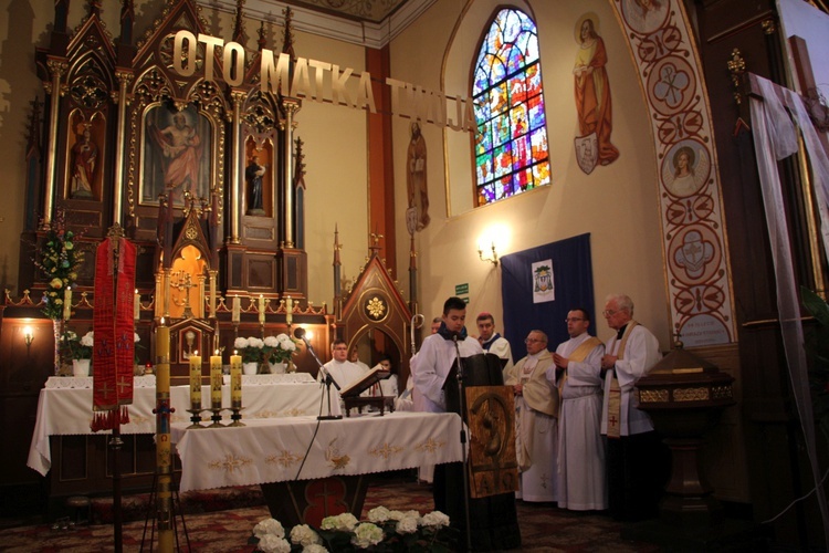 Powitanie ikony MB Częstochowskiej w Strzegocinie