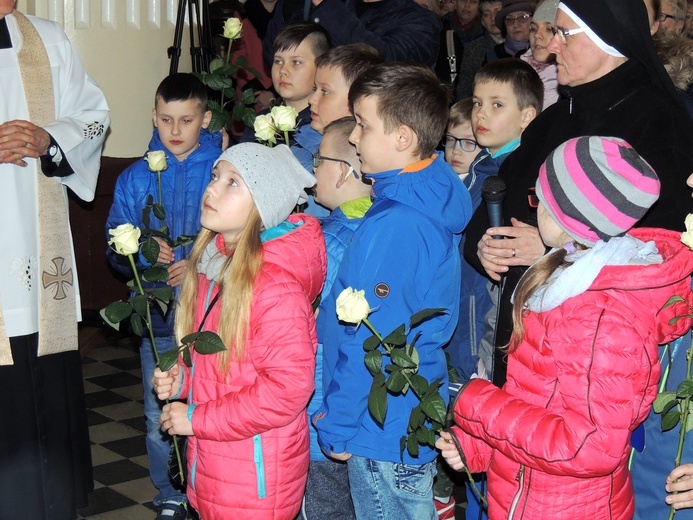 Powitanie ikony MB Częstochowskiej w parafii św. Stanisława w Kutnie