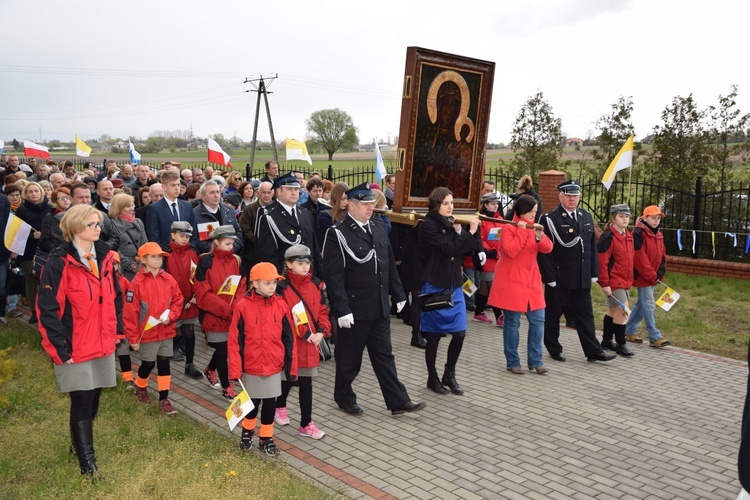 Powitanie ikony MB Częstochowskiej w Kutnie-Dybowie