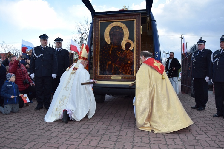 Powitanie ikony MB Częstochowskiej w Kutnie-Dybowie