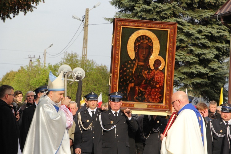 Powitanie ikony MB Częstochowskiej w Kutnie-Woźniakowie