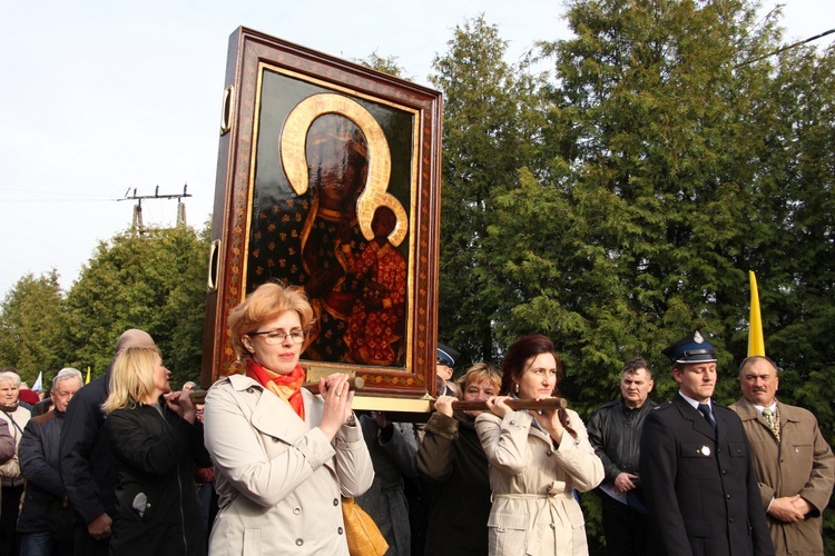 Powitanie ikony MB Częstochowskiej w Kutnie-Woźniakowie