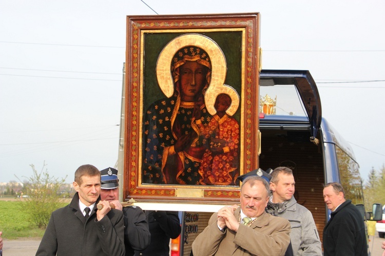 Powitanie ikony MB Częstochowskiej w Kutnie-Woźniakowie
