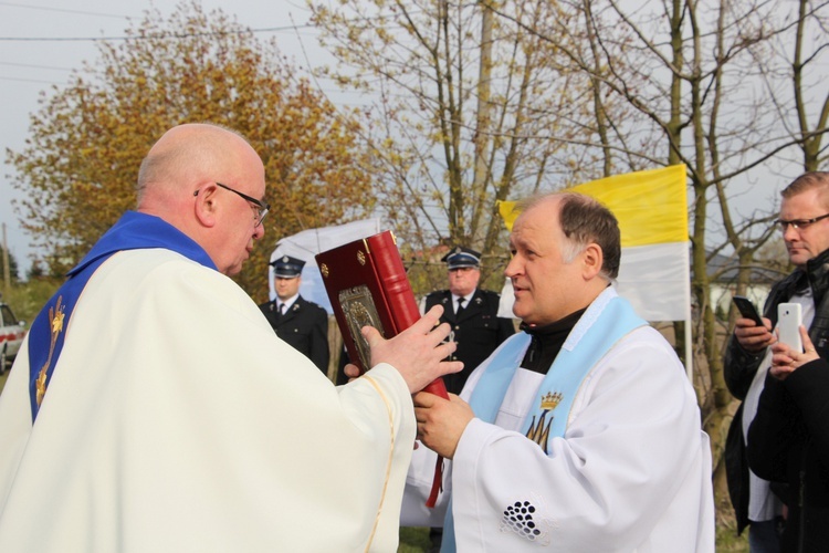 Powitanie ikony MB Częstochowskiej w Kutnie-Woźniakowie