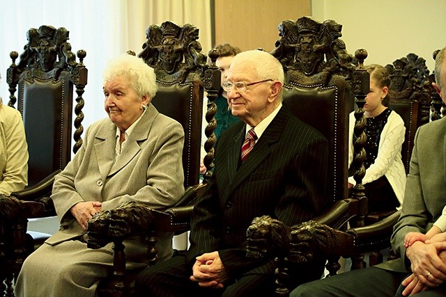 ▲	Pani Halina ma  82 lata, a pan Ignacy – 85. Uroczystość jubileuszowa odbyła się 22 kwietnia. 