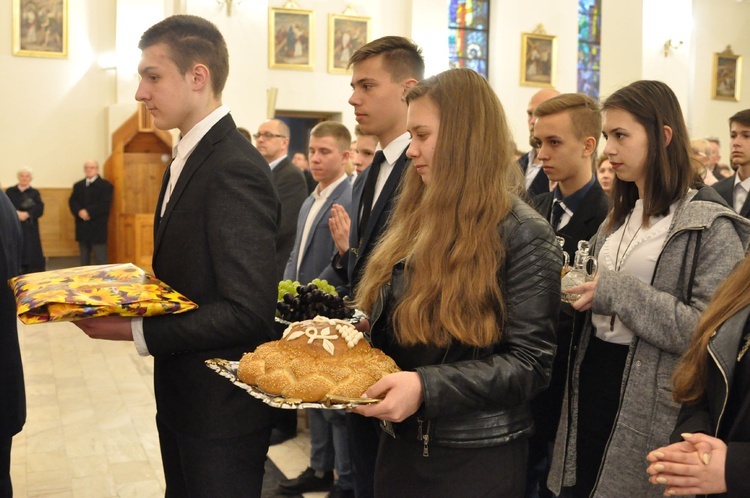 Bierzmowanie w kościele pw. św. Jana Nepomucena w Bochni