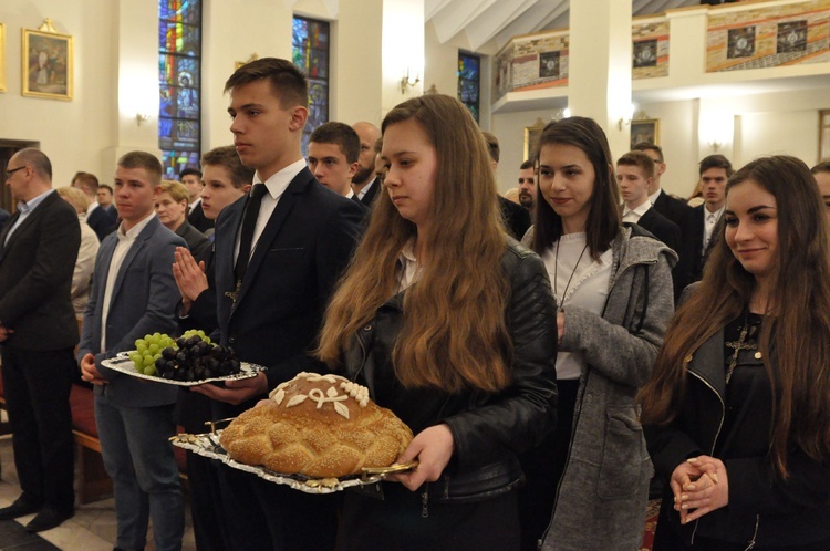 Bierzmowanie w kościele pw. św. Jana Nepomucena w Bochni