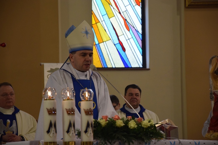 Powitanie ikony MB Częstochowskiej w parafii św. Jadwigi w Kutnie