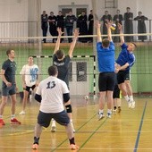 Alumni radomskiego seminarium zagrali sparingowy mecz z zawodnikami Cerradu Czarni Radom