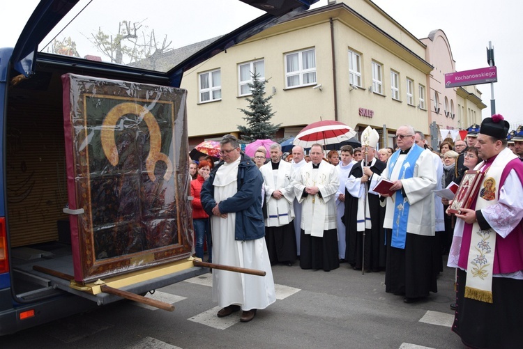 Powitanie ikony MB Częstochowskiej w parafii Błogosławionych Męczenników Kutnowskich