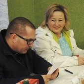 Ks. Mikołaj Szczygieł - główny przewodnik pielgrzymki i Irena Papla - inicjatorka i organizatorka pielgrzymki