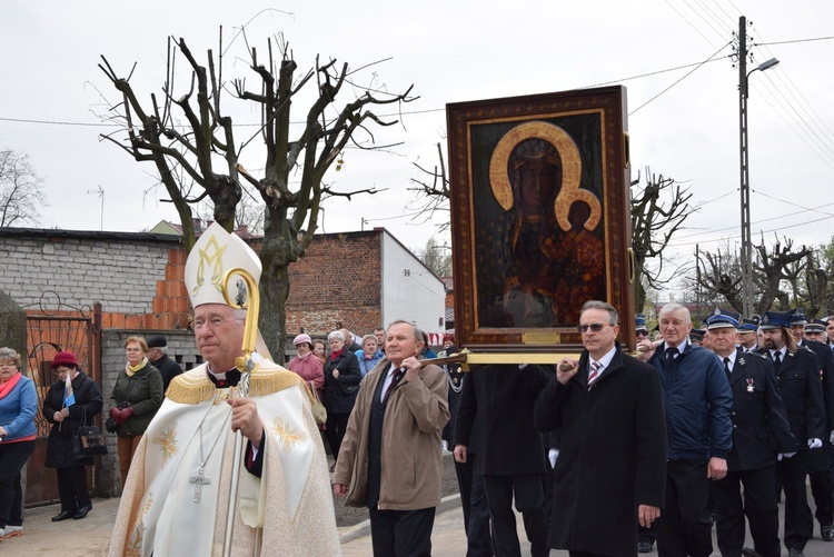 Powitanie ikony MB Częstochowskiej w parafii św. Wawrzyńca w Kutnie