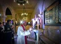 Papież w miejscu upamiętniającym męczenników