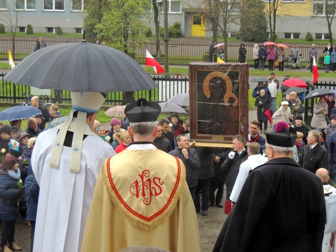 Powitanie ikony MB Częstochowskiej w parafii św. Jana Chrzciciela w Kutnie