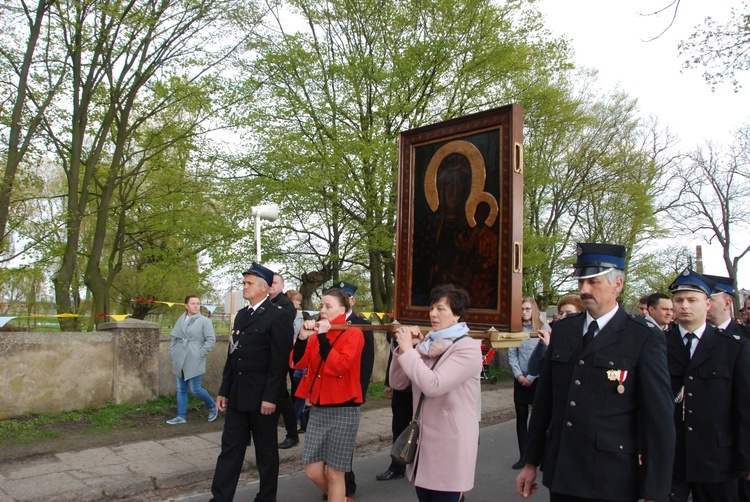 Powitanie ikony MB Częstochowskiej w Łaniętach