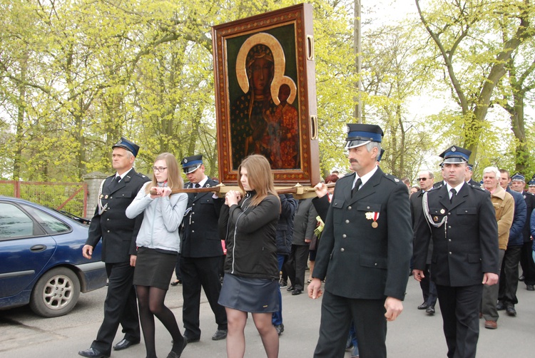 Powitanie ikony MB Częstochowskiej w Łaniętach