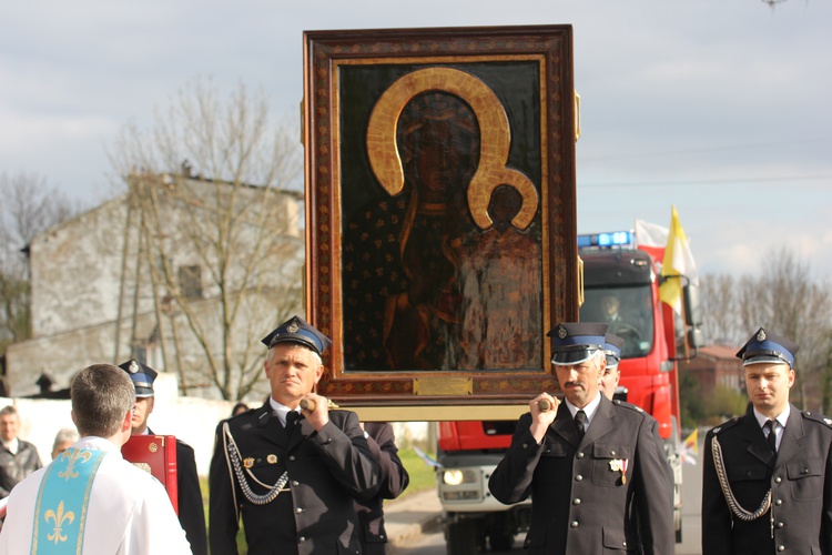 Powitanie ikony MB Częstochowskiej w Łaniętach