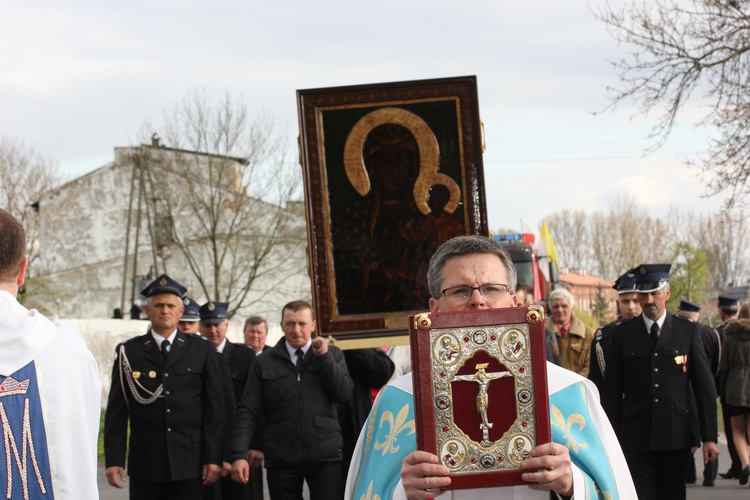 Powitanie ikony MB Częstochowskiej w Łaniętach