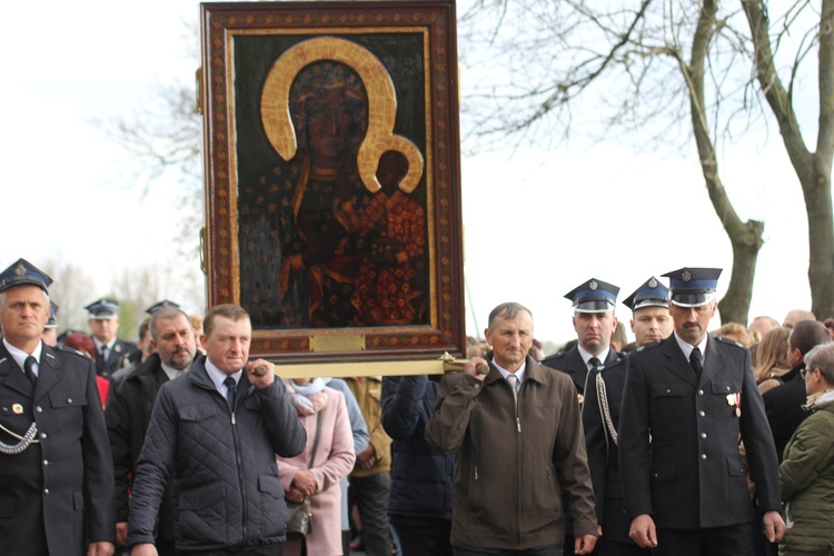 Powitanie ikony MB Częstochowskiej w Łaniętach