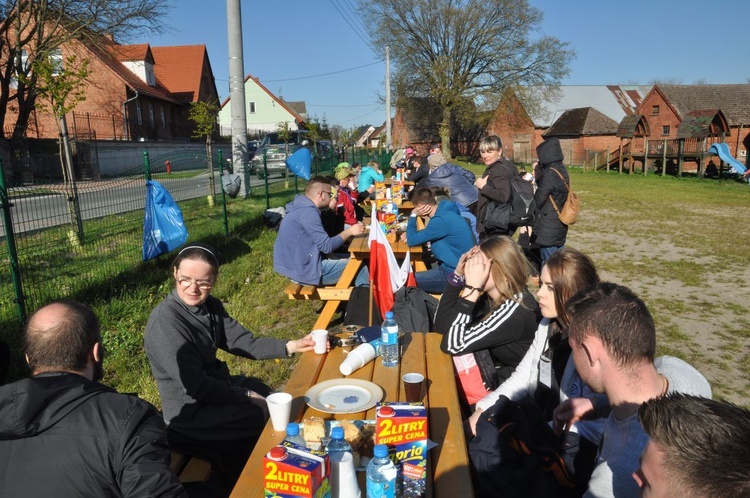 Pielgrzymka "Promienista" - dzień I - grupa ze Słupska