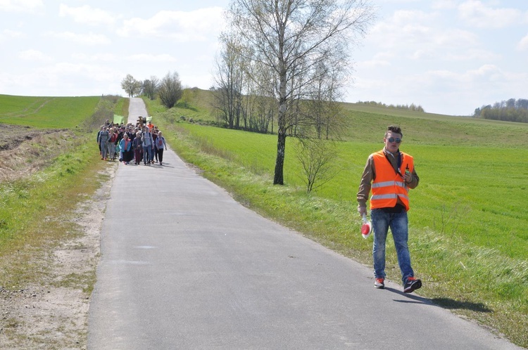 Pielgrzymka "Promienista" - dzień I - grupa z Barwic