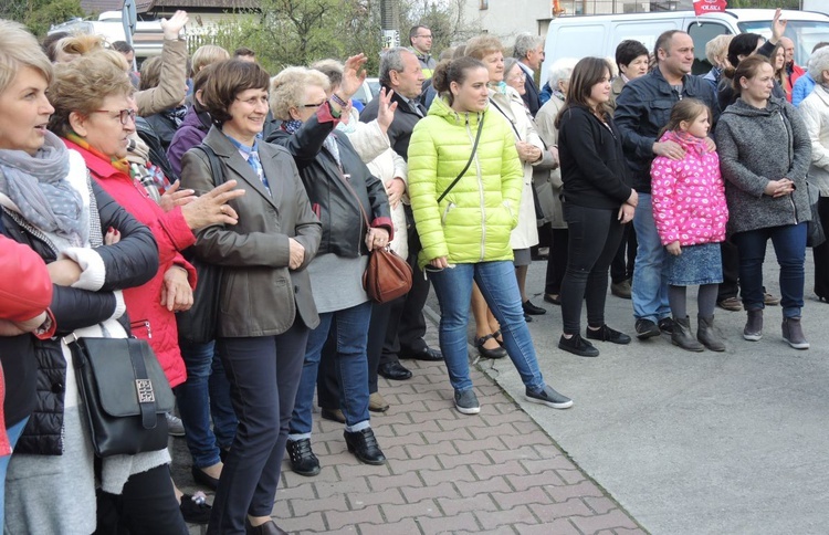 Nowa Wieś ugościła św. Maksymiliana i św. Brata Alberta 2017