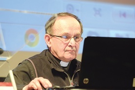 Ks. prof. dr hab. Zdzisław Lec przedstawił zebranym plan dawnej Świdnicy.