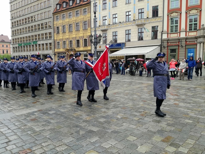 Dzień Flagi Rzeczpospolitej Polskiej we Wrocławiu