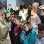 Poświęcenie witraża Bożego Miłosierdzia w kościele w Nidku