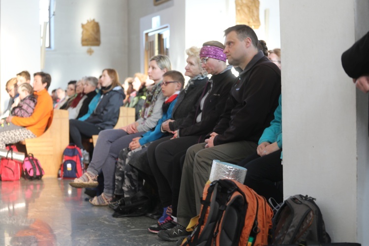 Poświęcenie witraża Bożego Miłosierdzia w kościele w Nidku