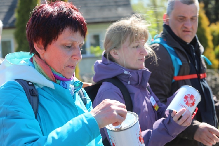 Pielgrzymi wspierają remont klasztoru sióstr klarysek od Wieczystej Adoracji w Kętach - 2017