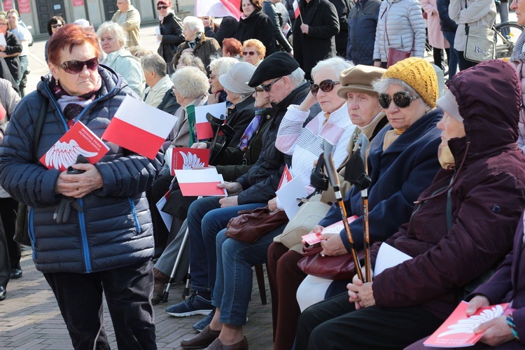 Koszalińskie śpiewanie pieśni patriotycznych