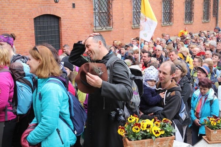 Pielgrzymi u św. Faustyny 2017