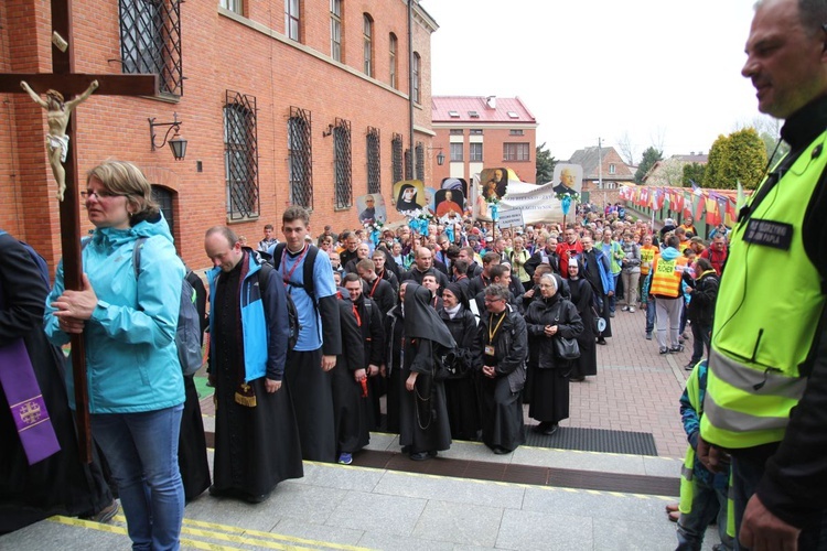 Pielgrzymi u św. Faustyny 2017