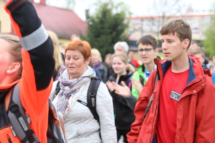 5. pielgrzymka diecezjalna z Hałcnowa wkracza do Łagiewnik